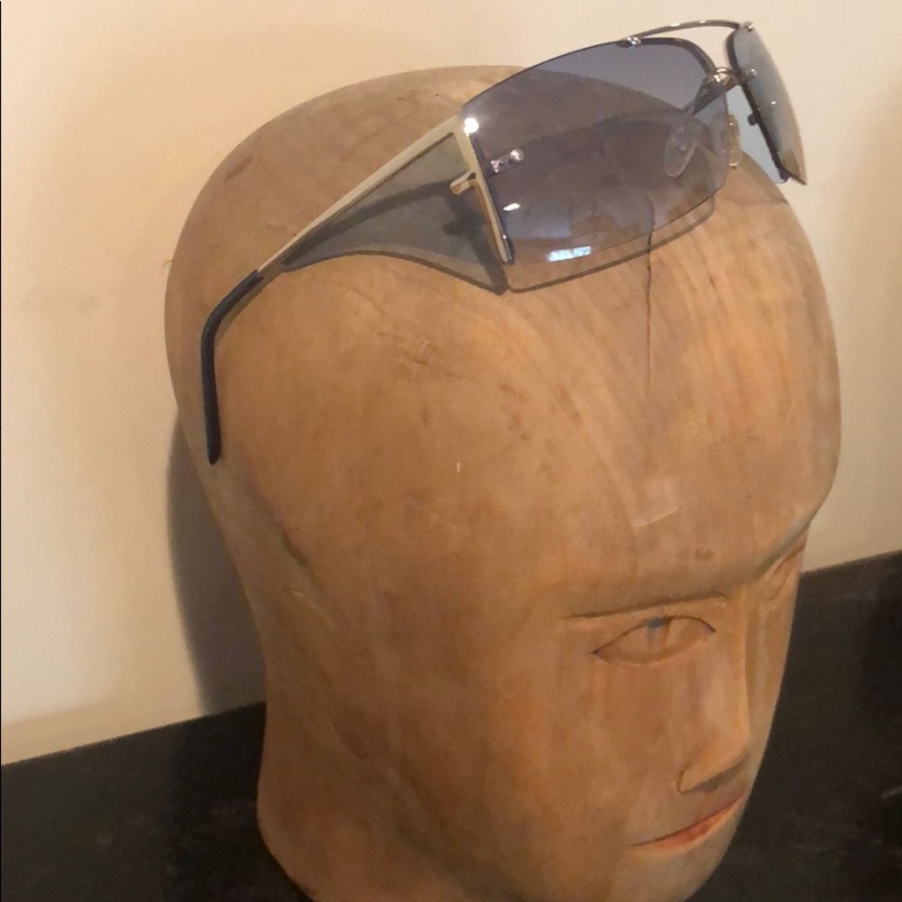 FENDI SUNGLASSES - AUTHENTIC - Blue tinted lenses - Picture 2 of 6